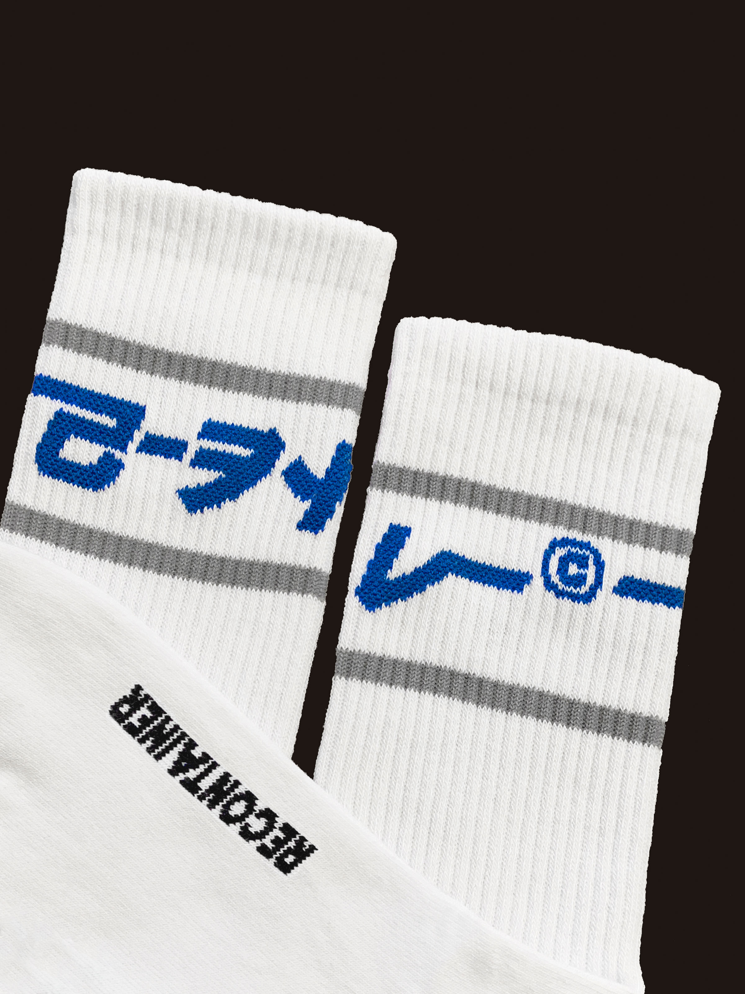 gray line socks (white)